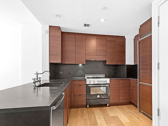 5th image of 540 W 28th St APT 8E