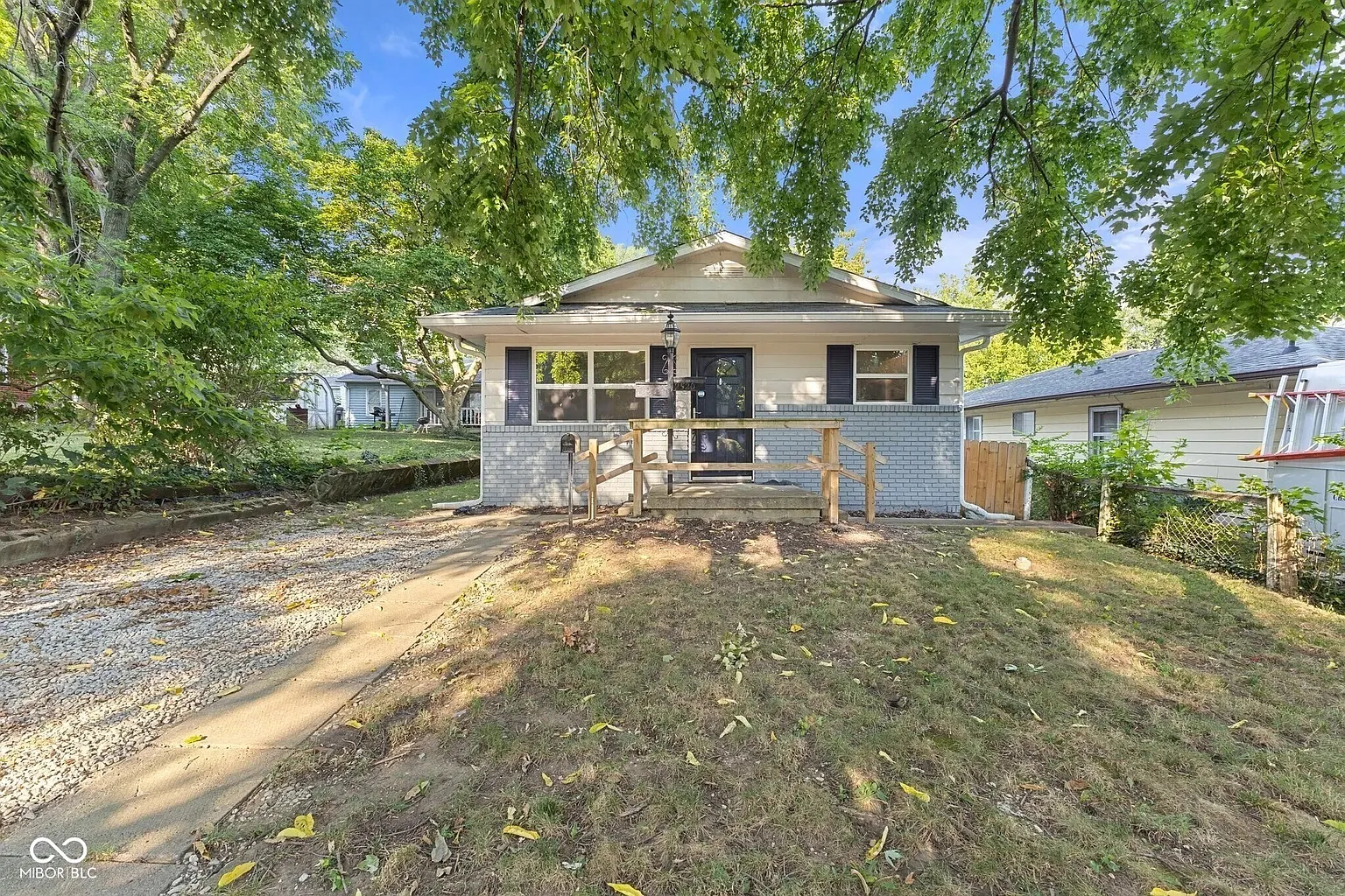 2520 Webb St photo 1