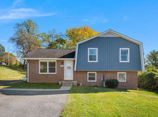 505 Willow Dr SW, Christiansburg, VA
