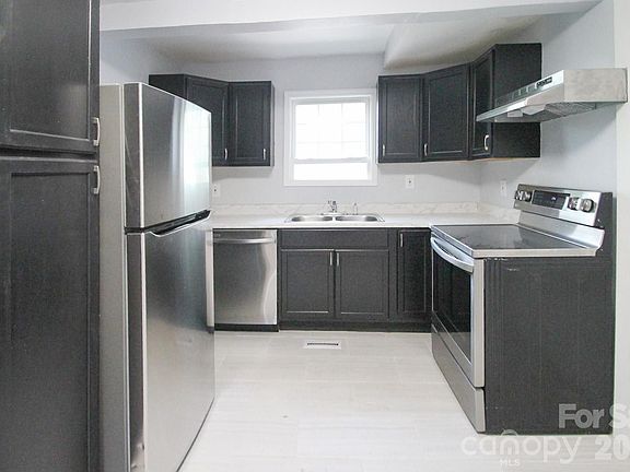 4th image of 107 Pine St