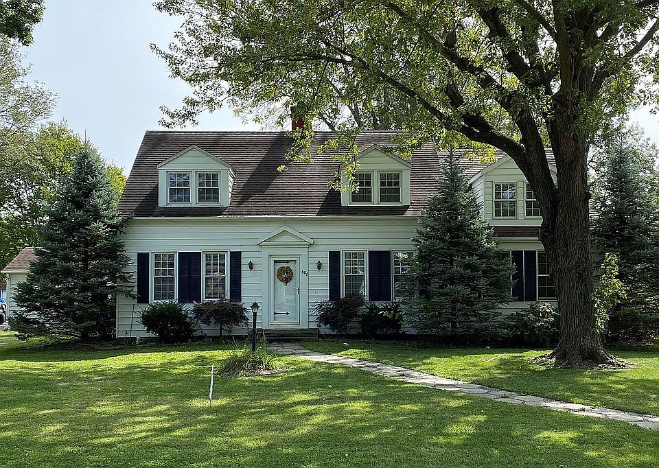 1st image of 407 E College Ave