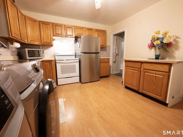 23 Quotonset Ln