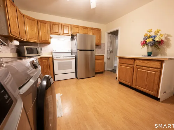23 Quotonset Ln, Westbrook, CT 06498