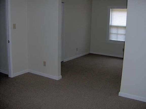 4th image of 819 S Harlan St