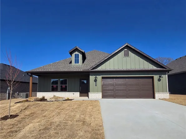 407 W Hondo St, Siloam Springs, AR 72761