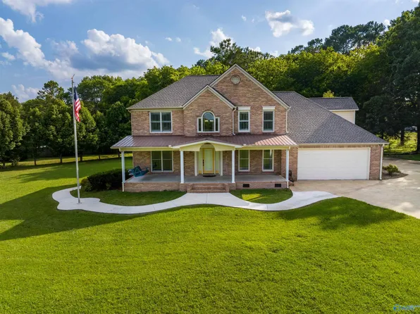 1406 Woodchuck Run NW, Fort Payne, AL 35967