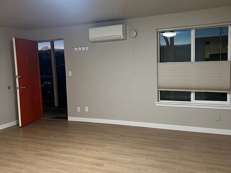 The Chateau Apartments — Photo 10