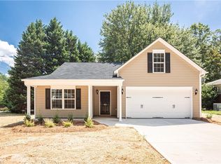 5801 Woodcliff Dr, Greensboro, NC 27410