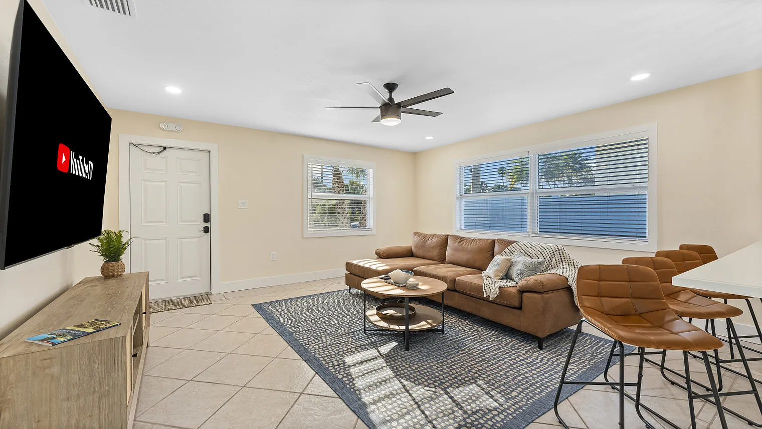 4 bed, 2.0 bath, 1700 sqft, $7,958 — Photo 4