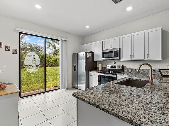 2nd image of 10117 W Villa Circle #10117
