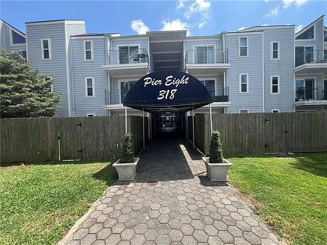318 Lake Marina Ave #305 — Photo 1