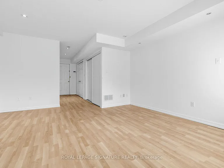 29 Coburg Cres — Photo 16