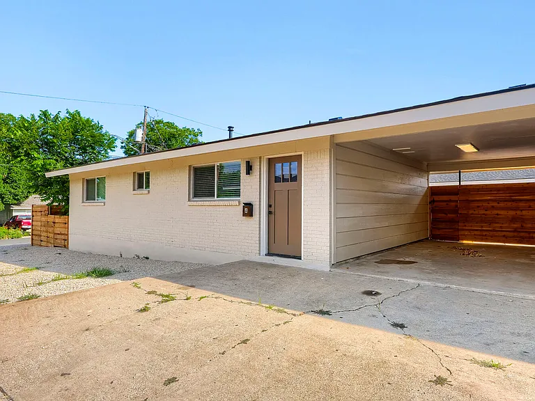 6504 Hickman Ave #A — Photo 2