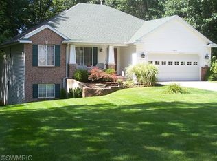 4218 Beechwood Ct, Dorr, MI 49323