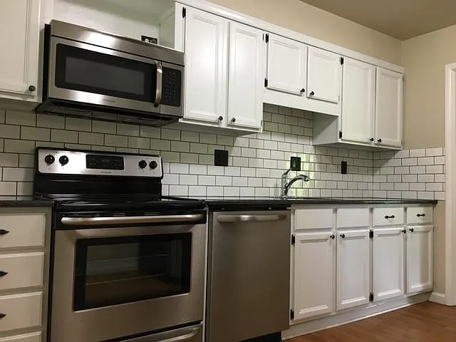 1109 Clague St — Photo 3