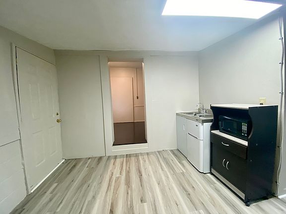 5th image of 257 S Main St #C