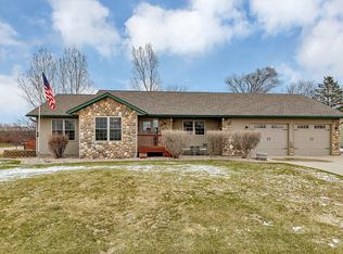 301 Quince St SW, New London, MN 56273
