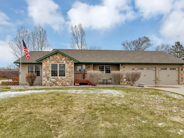 301 Quince St SW, New London, MN 56273