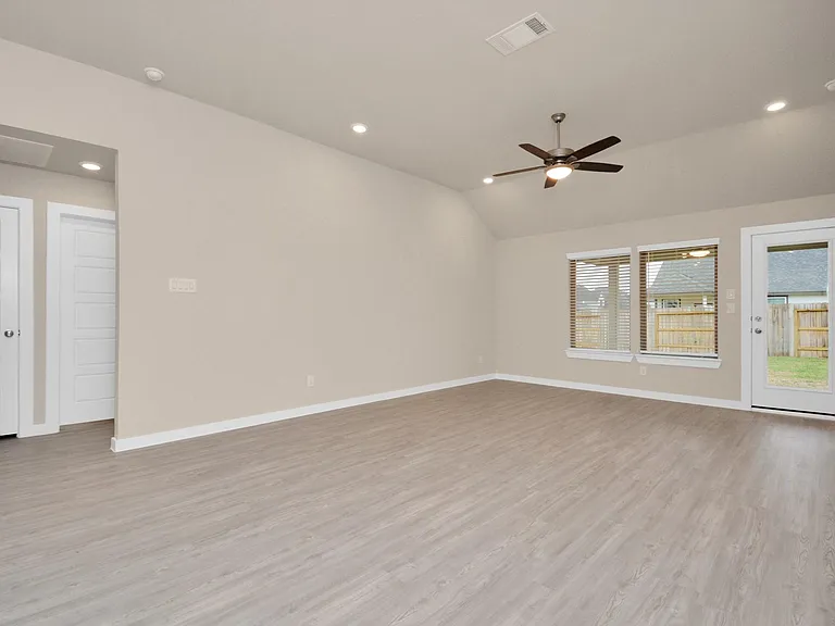 2734 San Bernard Dr — Photo 16