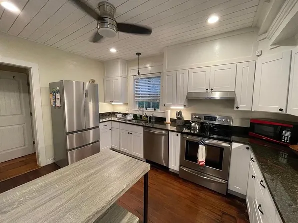 5 Elliot Pl #1, Newport, RI 02840