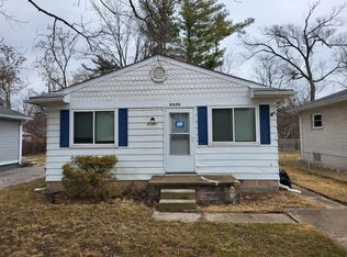 21550 Poinciana St, Southfield, MI 48033