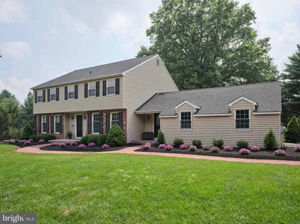 16 Sherwood Ln, Doylestown, PA 18901