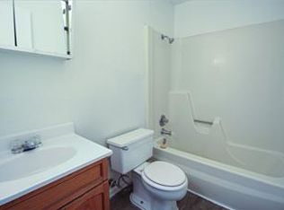 2120 4th Ave APT B, Marion, IA 52302