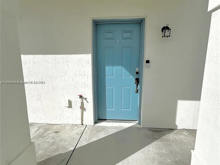 634 SW 3rd Ave — Photo 3
