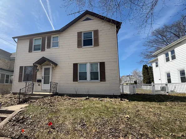 207 N Division Ave, Polo, IL 61064