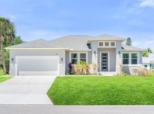 16 Mark Twain Ln, Rotonda West, FL 33947