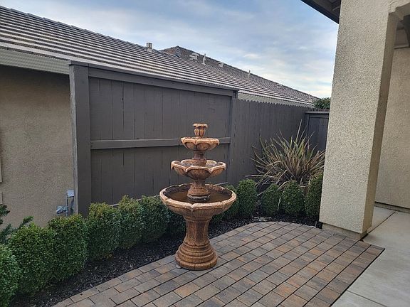4th image of 2179 Aiken Way