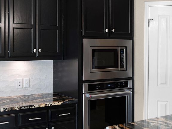 5th image of 1903 Springwater Dr
