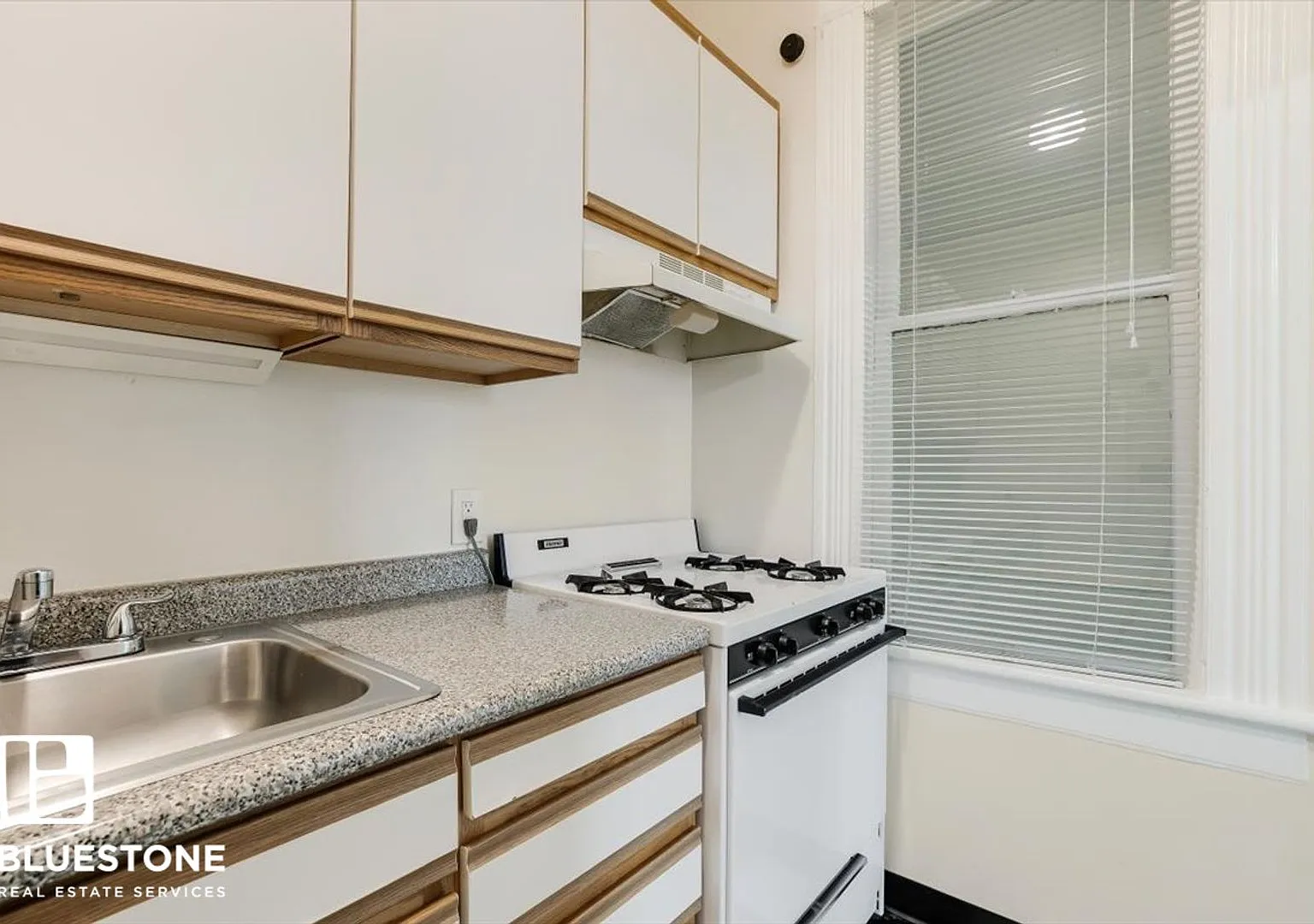 Cute and vintage 1/1 in Goose Hollow! — Photo 1
