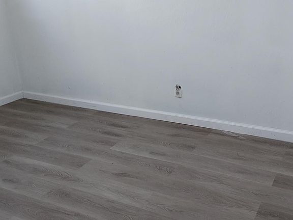 3rd image of 3837 Alder St