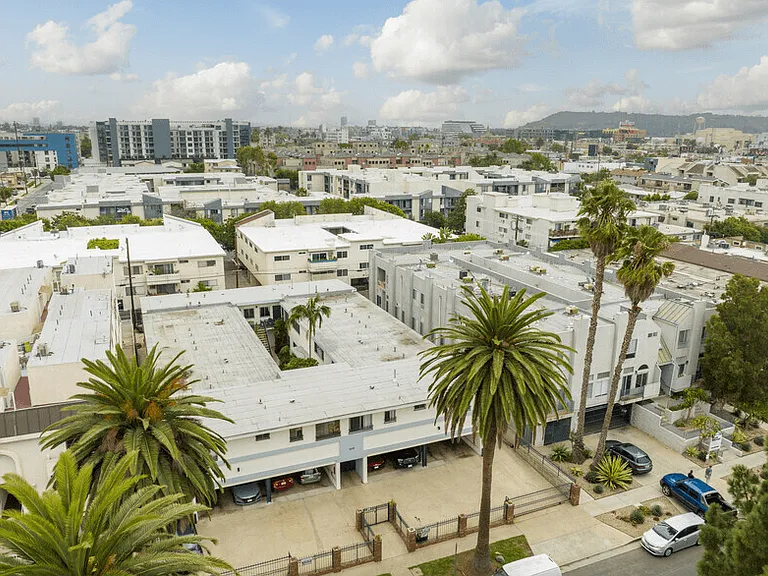 Lido Apartments - 3648 Westwood Blvd — Photo 6