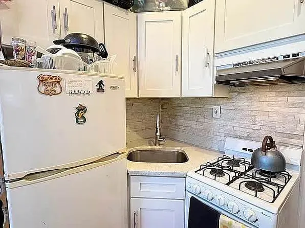 154 East 110th Street image 1 of 4