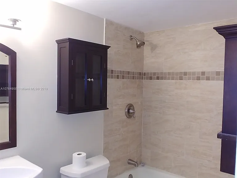 660 Tennis Club Dr #101 — Photo 3