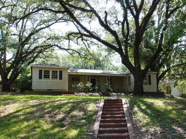 1111 Morningside Dr, Lufkin, TX 75904