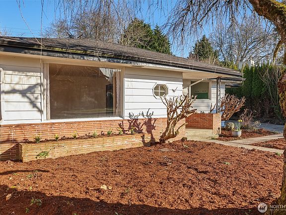 2nd image of 3232 Maringo Road SE