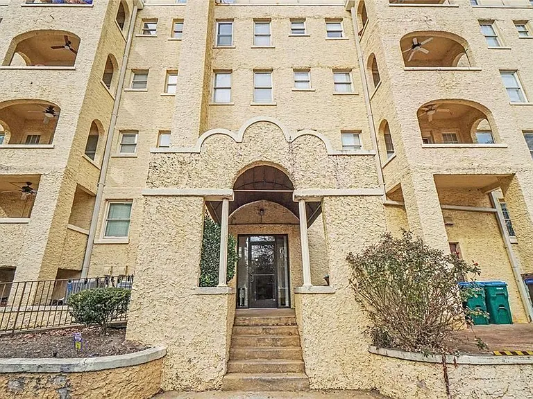 2855 Peachtree Rd NE #201 — Photo 5
