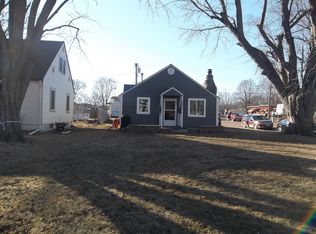 1517 College St, Yankton, SD 57078