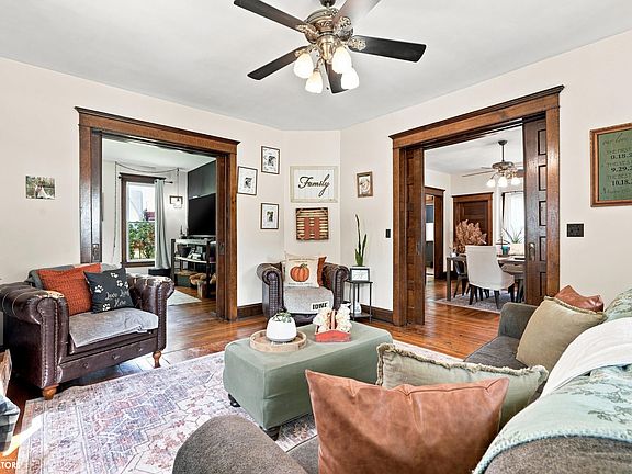 5th image of 103 W 2nd Ave