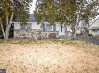 9427 Academy Rd, Philadelphia, PA 19114