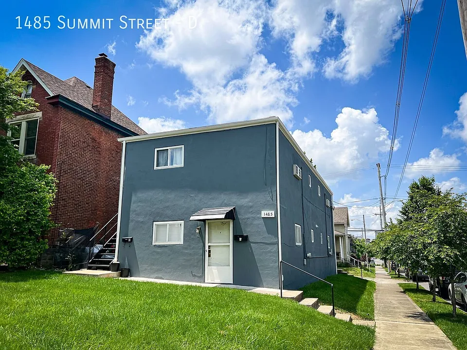 1485 Summit St #D