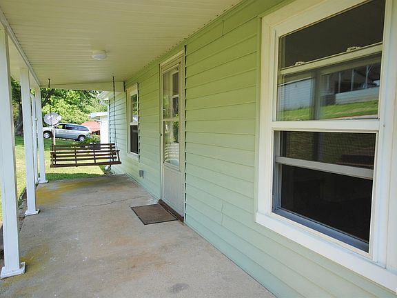 4th image of 574 Kenmore Dr
