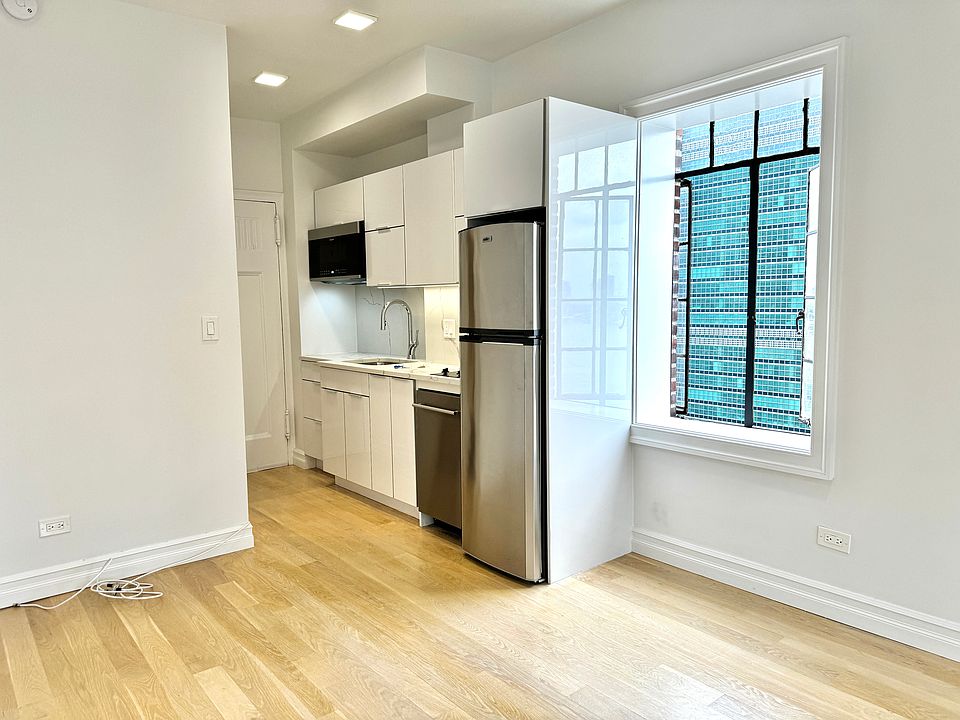 1st image of 45 Tudor City Pl APT 2121