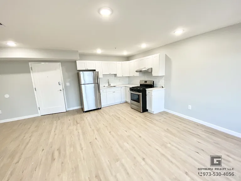188 Lafayette St #302 — Photo 2