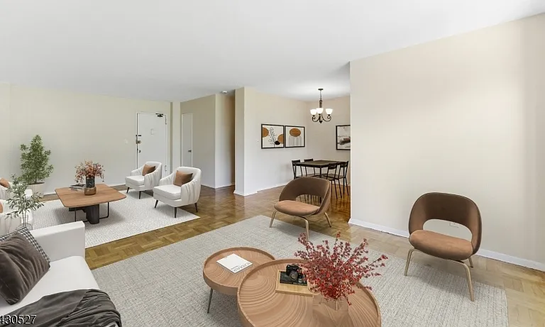 415 Claremont Ave — Photo 8