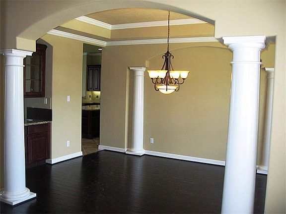 5th image of 4611 Miramar Dr