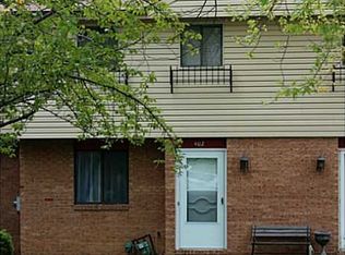 402 Village Ln, West Mifflin, PA